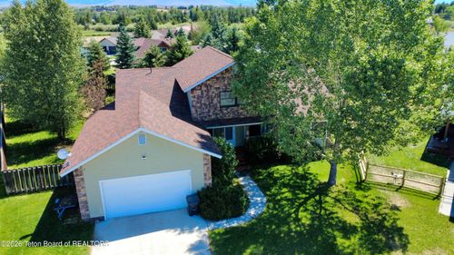 221 Spruce, Pinedale, WY, 82941 | Card Image