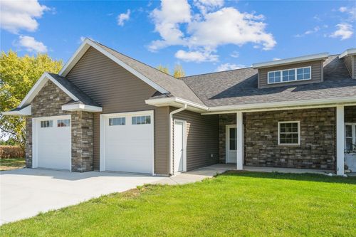 445 1st St N, Winthrop, IA, 50682-9755 | Card Image