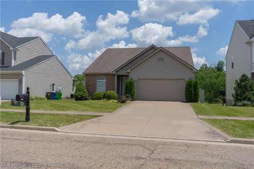 9812 Creekside Way, Streetsboro, OH, 44241-6520 | Card Image