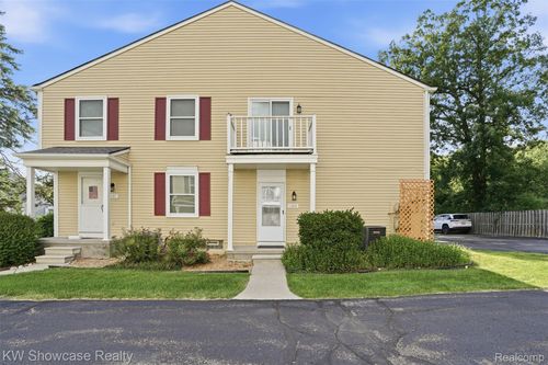 1499 Mariner Dr, Walled Lake, MI, 48390-3654 | Card Image