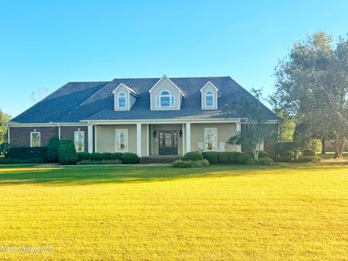698 Diamond Ridge Rd, Clarksdale, MS, 38614-9386 | Card Image