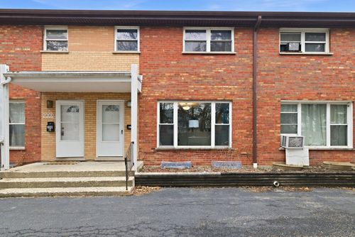 apt-c-200 Linn Ct, North Aurora, IL, 60542-3316 | Card Image