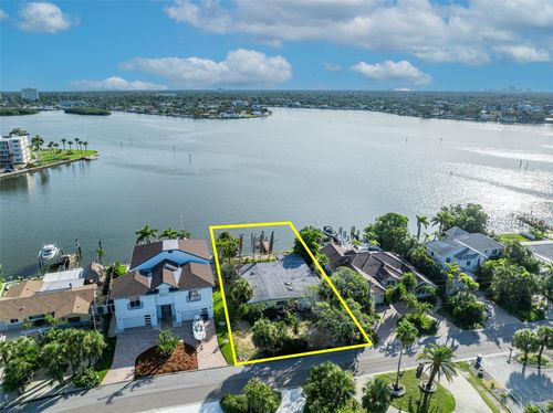 6960 S Shore Dr S, SOUTH PASADENA, FL, 33707-4603 | Card Image