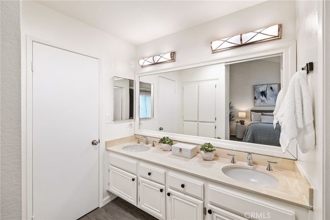G - 2715 Vanderbilt Ln, Townhouse with 2 bedrooms, 3 bathrooms and 2 parking in Redondo Beach CA | Image 38