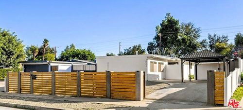 20608 Haynes St, Winnetka, CA, 91306-4106 | Card Image