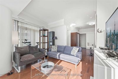 804 - 12 York St, Condo with 3 bedrooms, 2 bathrooms and 1 parking in Toronto ON | Image 2