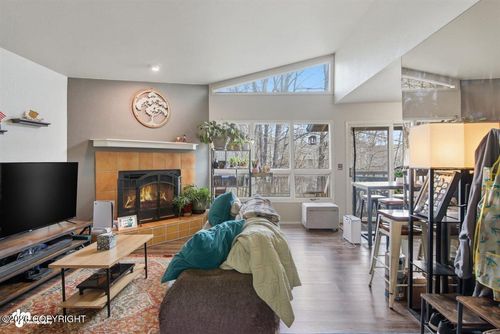 3-9241 Blackberry St, Anchorage, AK, 99502-1536 | Card Image