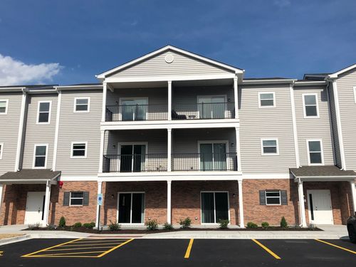 unit-3e-811 E Main St, East Dundee, IL, 60118-2496 | Card Image