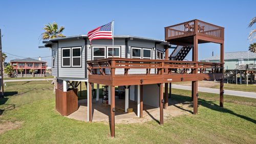 702 Seashell Dr, Surfside Beach, TX, 77541-9367 | Card Image