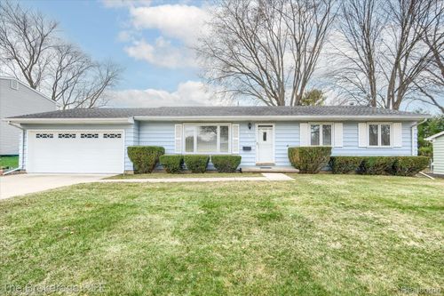 418 Windmill Point Dr, Flushing, MI, 48433-2157 | Card Image