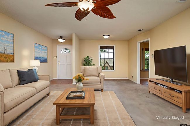 17617 Carol Cir, House other with 3 bedrooms, 2 bathrooms and null parking in Flint TX | Image 7