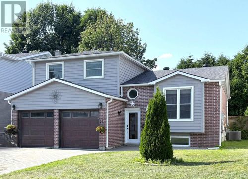 35 Nancy Dr, North Bay, ON, P1B9L9 | Card Image