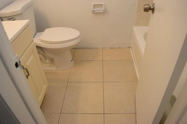 APT-14 - 151 Se 6 Th Ave, Condo with 1 bedrooms, 2 bathrooms and null parking in Pompano Beach FL | Image 8