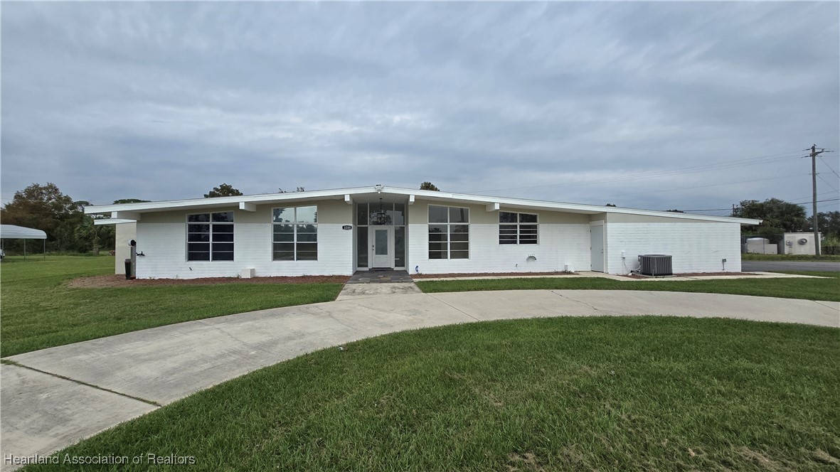 Golfview Rd, Sebring, FL 33875