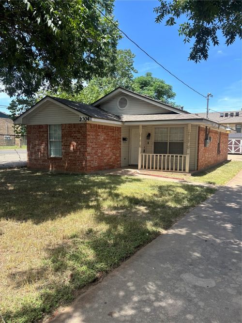 2004 S 9th St, Waco, TX, 76706-3148 | Card Image