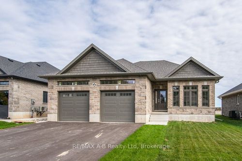 17 Diamond St, Tavistock, ON, N0B2R0 | Card Image