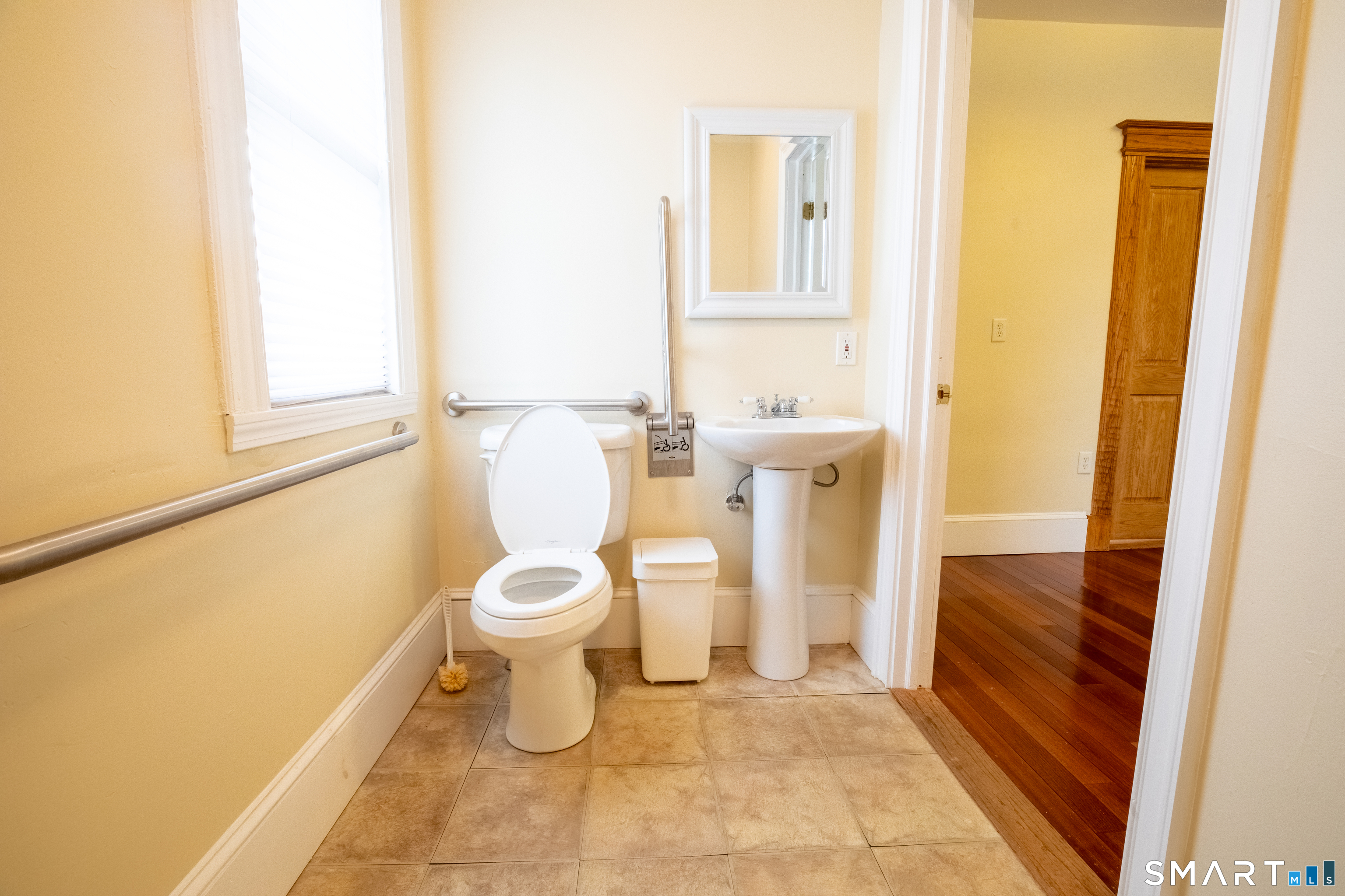 Commercial Lease in Windsor 2