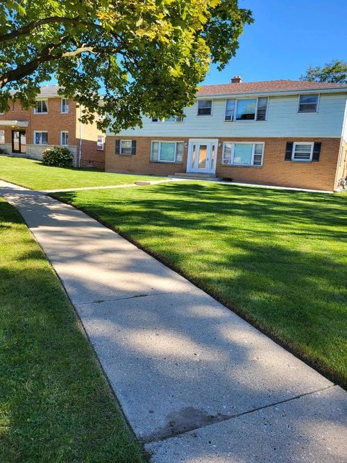 2053 W Warnimont Ave, Milwaukee, WI, 53221-1570 | Card Image
