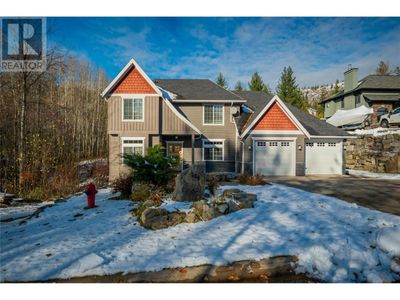 539 Blake Crt, House other with 6 bedrooms, 4 bathrooms and 6 parking in Trail BC | Image 1