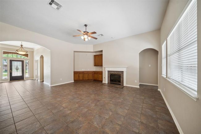 Living Area | Image 18