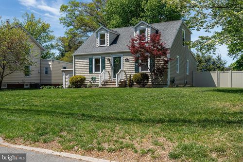 227 Princeton Ave, Hamilton, NJ, 08619-2352 | Card Image