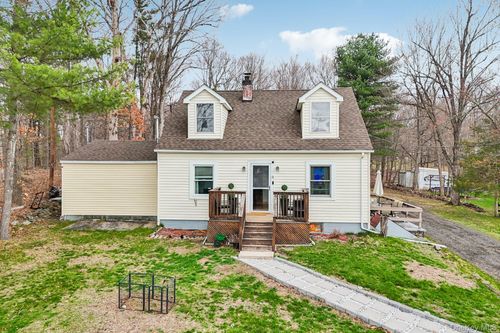 525 Bloomingburg Rd, Middletown, NY, 10940-8436 | Card Image