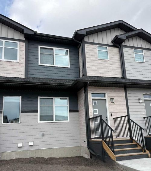 303 Wolf River Dr Se, Calgary, AB, T2X5R8 | Card Image