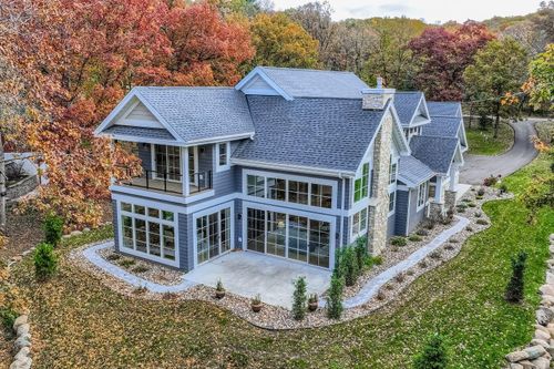 294 Cove Rd, Hudson, WI, 54016-8181 | Card Image