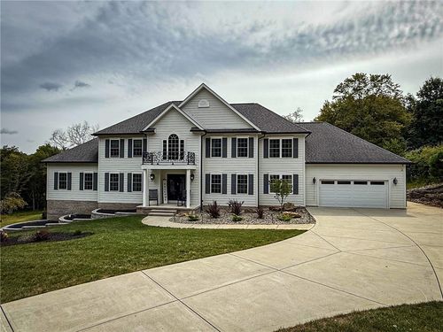 121 Blackthorn Dr, Butler, PA, 16002-3915 | Card Image