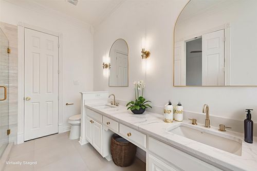 537 Lochngreen Trl, Arlington, TX, 76012-3453 | Card Image