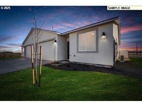 1197 Ne Emerald Dr, Hermiston, OR, 97838-2071 | Card Image