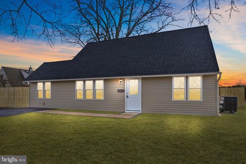 152 Junewood Dr, LEVITTOWN, PA, 19055-2328 | Card Image