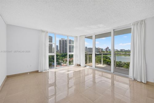 1023-3731 N Country Club Dr, Aventura, FL, 33180-1733 | Card Image