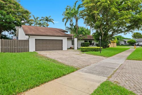 11471 Sw 105th Ter, Miami, FL, 33176-3128 | Card Image