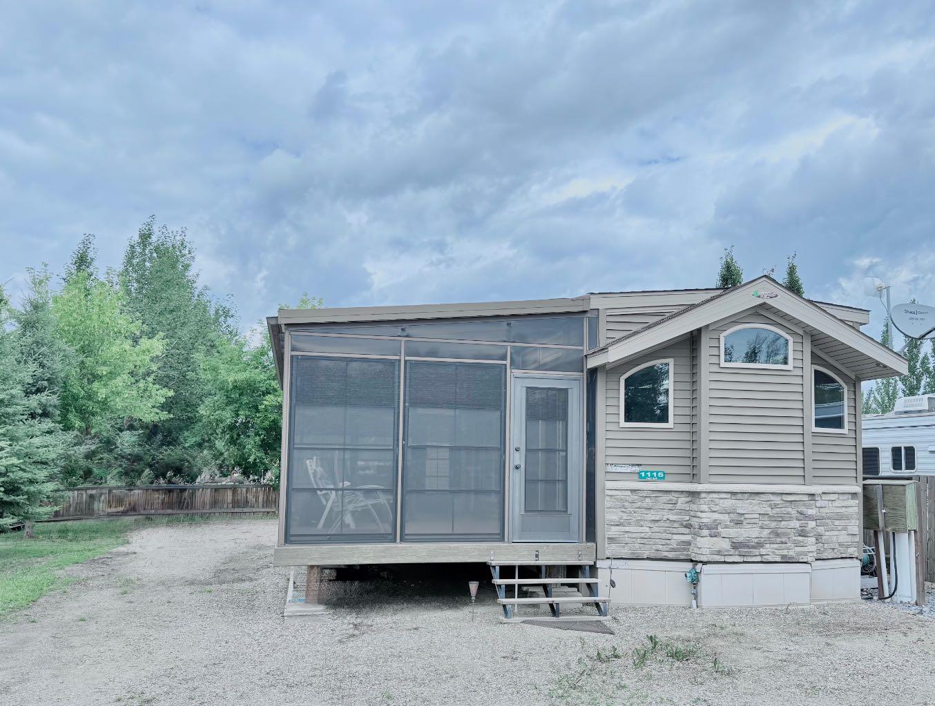 Residential in Lac Des Iles 3