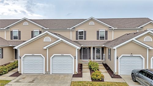 33160 Beverly Ln, Avon Lake, OH, 44012-1309 | Card Image