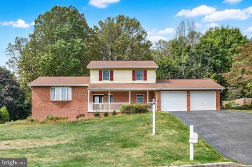 483 San Remo Pl, LEWISBERRY, PA, 17339-9587 | Card Image