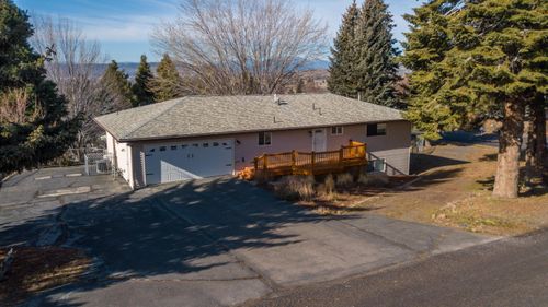 1422 Kimberly Dr, Klamath Falls, OR, 97603-5324 | Card Image