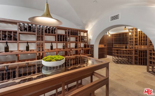 9904 Kip Dr, House other with 10 bedrooms, 22 bathrooms and null parking in Beverly Hills CA | Image 18