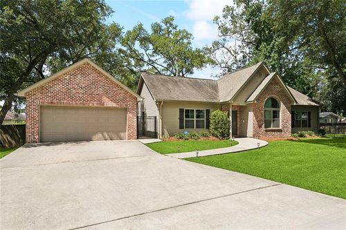 1852 Valmont St, Mandeville, LA, 70448-3857 | Card Image