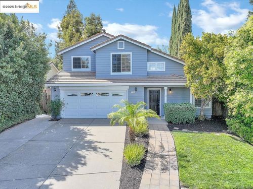 5124 Grass Valley Way, Antioch, CA, 94531-8435 | Card Image