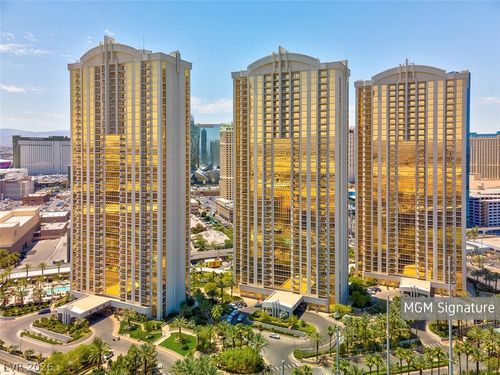 3704-135 E Harmon Ave, Las Vegas, NV, 89109-4503 | Card Image