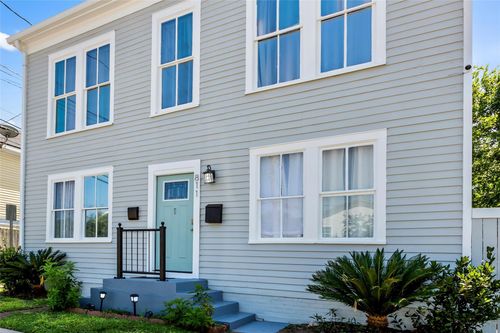 811 10th St, Galveston, TX, 77550-5117 | Card Image