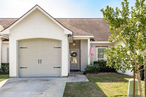 8110 Stonelake Ave, Baton Rouge, LA, 70820-8754 | Card Image