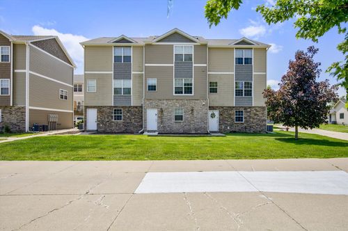 30-1305 S G Ave, Nevada, IA, 50201-2768 | Card Image
