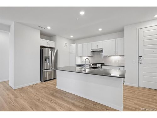 2-206-485 Interlocken Blvd, Broomfield, CO, 80021-5220 | Card Image