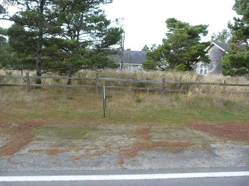 12 Cape Kiwanda Dr, Pacific City, OR, 97135 | Card Image