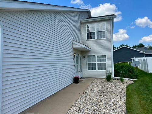 6316 Lanterne Dr, Loves Park, IL, 61111-3504 | Card Image