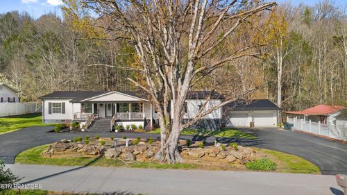1020 Cox Cir, Oliver Springs, TN, 37840-2208 | Card Image