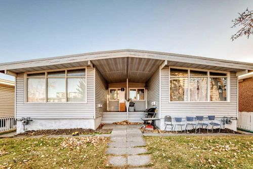 623 68 Ave Sw, Calgary, AB, T2V0N1 | Card Image